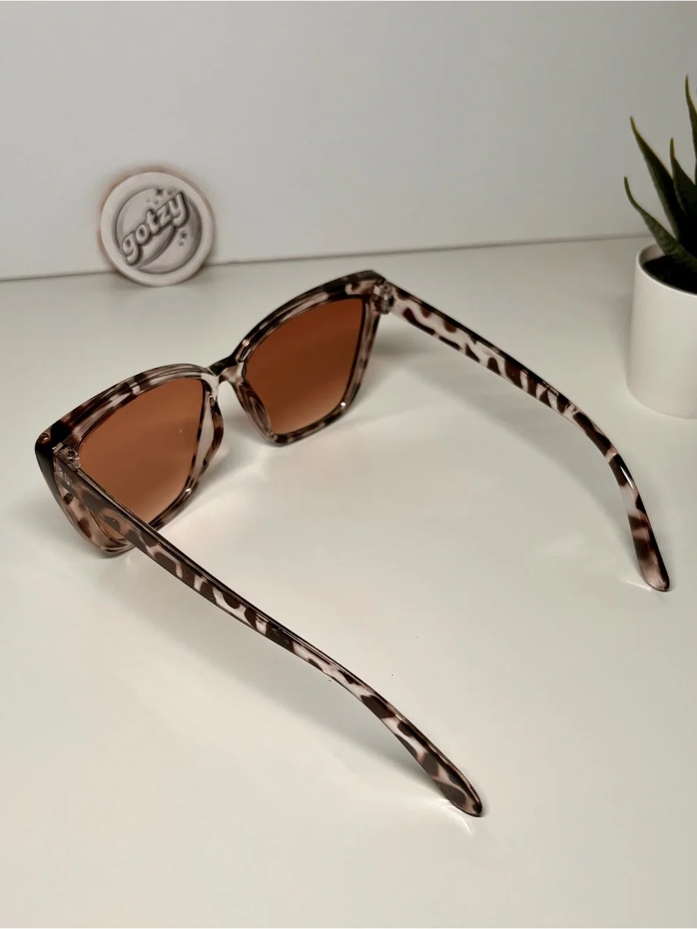 Women's Tortoiseshell Cat-Eye Sunglasses - Brown Lenses